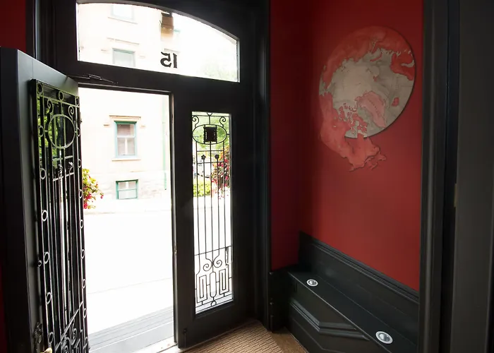 Chateau Fleur De Lys - L'Hotel Quebec City